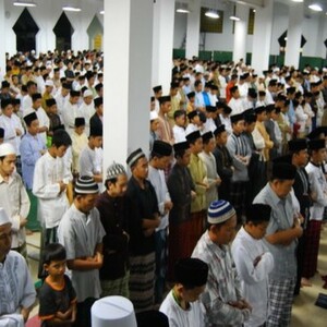 Mengapa Masjid Ramai Saat Ramadhan 