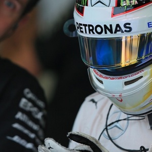 Hamilton Bidik Hattrick di GP Singapura