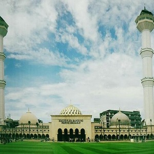 Inilah 9 Masjid Terindah  Di Bandung !!