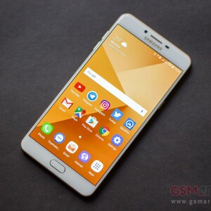 Review Samsung Galaxy C9 Pro, SI RAM 6GB Berbalut Logam Kokoh