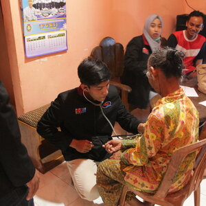 Tensi Keliling dari Mahasiswa UMM Membantu Meningkatkan Taraf Kesehatan Lansia di Dusun Kedawung