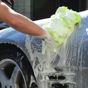 Hindari Kesalahan Ini Saat Sedang Mencuci Mobil