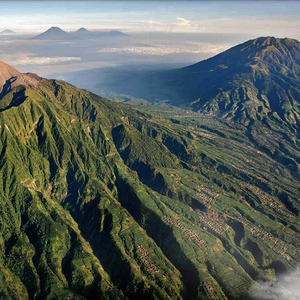 Cocok untuk Para Pendaki Pemula, Inilah Gunung di Indonesia dang Ramah Kondisi Alamnya 