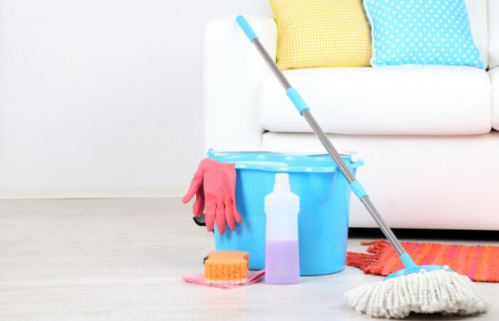 Tips Mengepel dengan Alat-alat Kebersihan yang Tepat