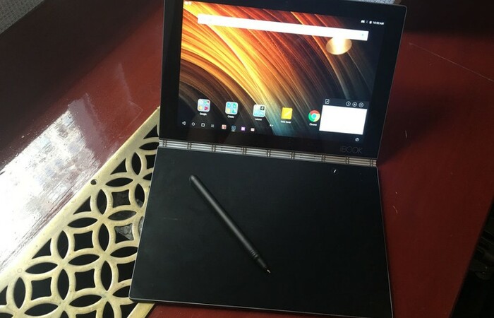 Lenovo Yoga Book, Notebook Tanpa Keyboard Fisik Tapi Dilengkapi Stylus Pen