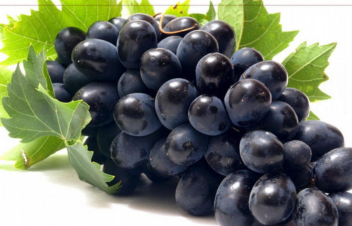 Beberapa manfaat buah Anggur Hitam dalam program diet sehat anda