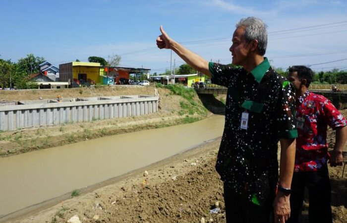 Info Ganjar Pranowo Di Dalam Menyelesaikan Banjir Di Kota Demak