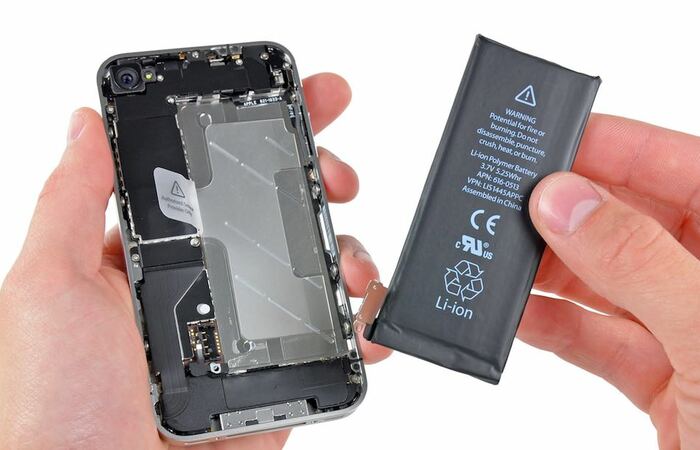 Why Removable Batteries Are NEVER Coming Back !