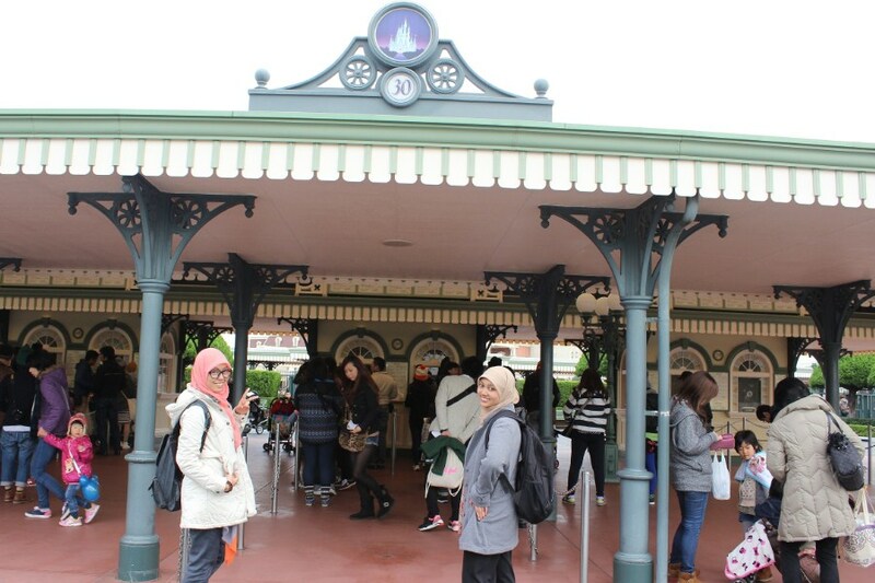 Wisata Ke Tokyo Disneyland, Fantasi Masa Kecil di Depan Mata