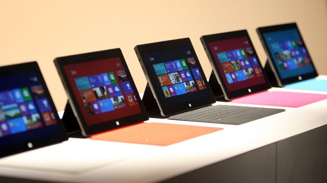 Adu Spesifikasi Microsoft Surface Pro 4 vs MacBook Air 13 Inch 2015