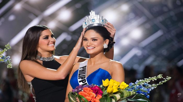 Hei. . ! Ternyata, Miss Universe 2015 Itu Wartawan