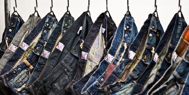 Coba Lakukan Beberapa Cara Ini untuk Mencuci dan Merawat Celana Jeans Kesayangan Anda