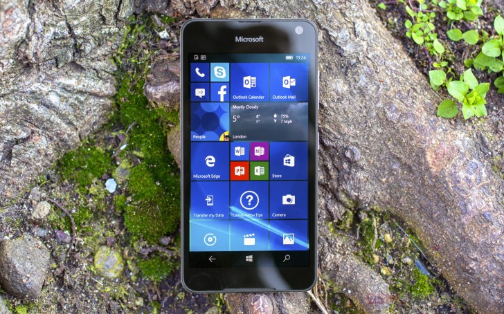 Lumia 650, Kelas Menengah Dari Dengan Windows 10