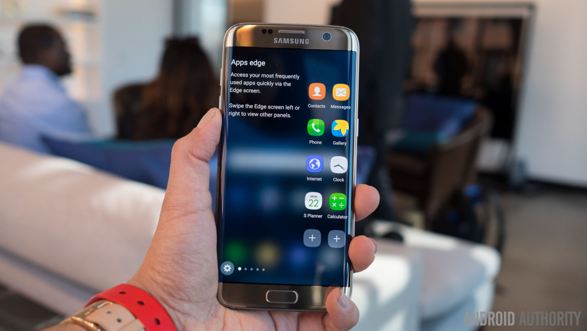 Samsung Galaxy S7 Edge dan S6 Edge, &quot;edge&quot; lebih edge