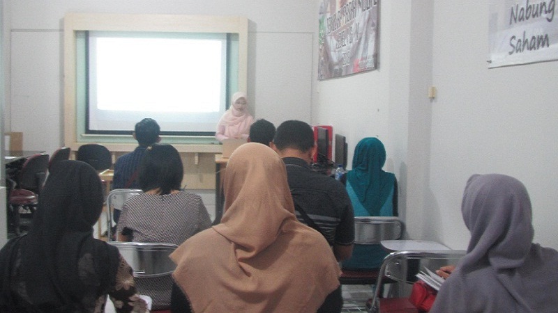 Training Analisis Teknikal dan Fundamental di Lampung