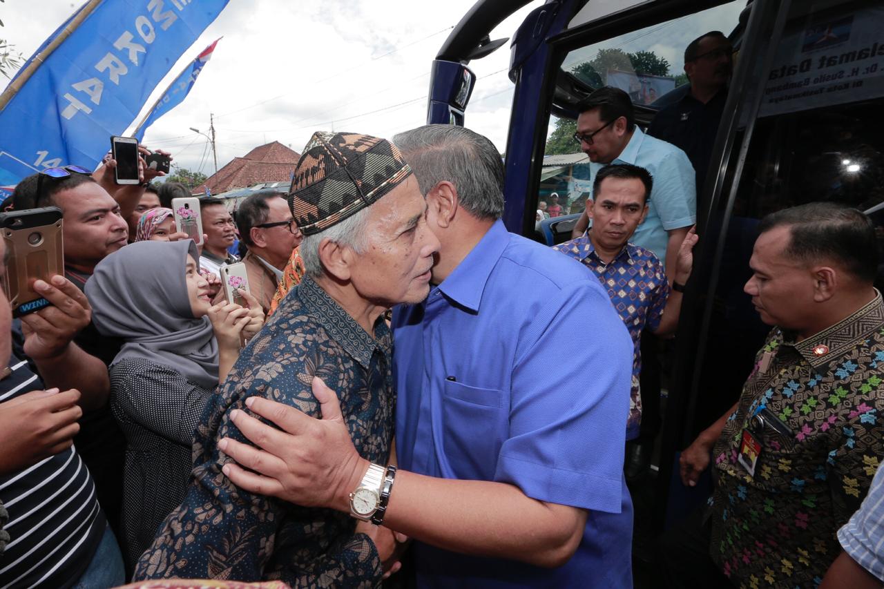 Yuk Nikmati Bubur Ayam Kalektoran H. Zainal Bareng SBY