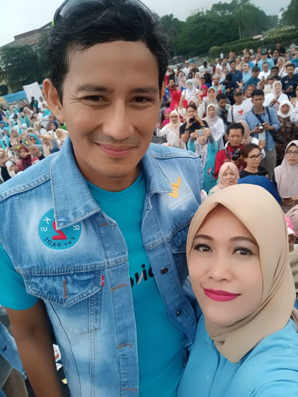 Ayu Alina Irawati, SE. MM Dengan Komunitas Sahabat Prabowo Sandi  Bandung Berkampanye Sejuk  Dan Damai