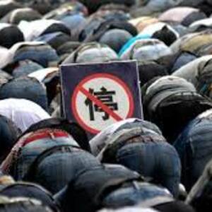 Di Daerah Ini, Umat Muslim Dilarang Berpuasa Di Bulan Ramadhan
