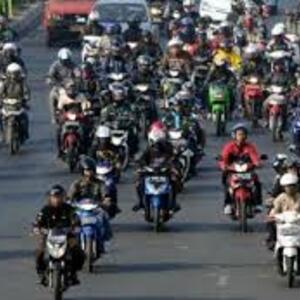 Anda Mudik Menggunakan Motor? Jangan Lupakan Peralatan Ini