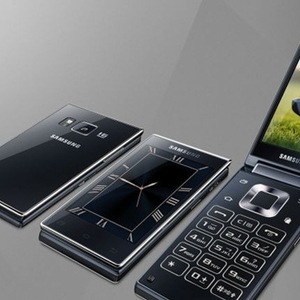 Samsung G9198, Ponsel Flip Dual Layar dengan Snapdragon 808