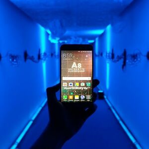 Samsung Galaxy A8, Menyasar Kaum Muda
