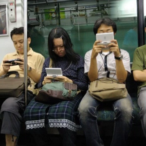 7 Hal Berbeda Mengenai Budaya Menggunakan Smartphone di Jepang