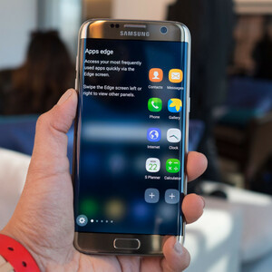 Samsung Galaxy S7 Edge dan S6 Edge, &quot;edge&quot; S7 lebih berguna dan lebar 