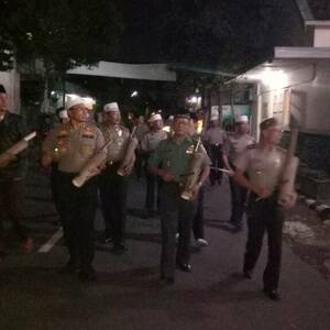 Sahur On The Street Bersama TNI Polri Dan Linmas