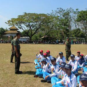 Dandim Kediri Tinjau Langsung Pembinaan Generasi Muda SMAN 2 Kediri