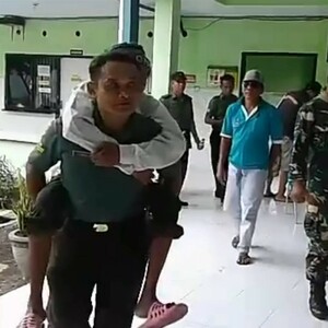 Aksi Sertu Suwaji Mencuri Perhatian Publik