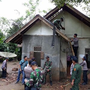 TNI &ndash; Polri Sinergi Tanggulangi Gempa Lebak