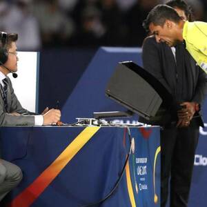 Apa Itu Teknologi VAR(Video Assistant Referee)