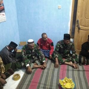 Komsos SSK TMMD Ke- 102 Mojokerto Tahlil Bersama Warga