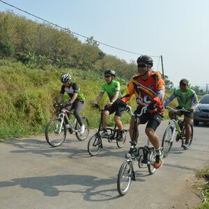 Pangdam V/Brawijaya Gowes Bersama LCC Menuju Lokasi TMMD Desa Jembul