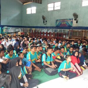 Koramil Mojosari Gembleng 692 Siswa Baru Dengan Wasbang &amp; PBB