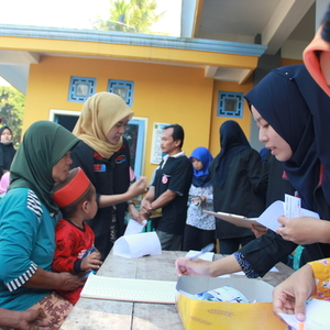 KKN UMM 94 Bekerjasama dengan Rumah Sakit Wava Husada Mengadakan Pengobatan Gratis di Dusun Kedawung