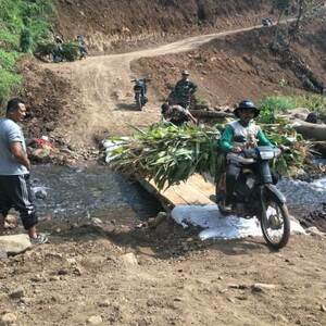 Manfaat Jembatan Darurat Bagi Warga Di Lokasi TMMD