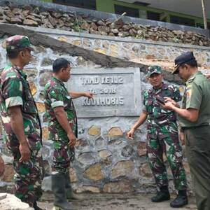 Kasdim 0815 Mojokerto Tinjau Pembangunan TPT SDN Jembul