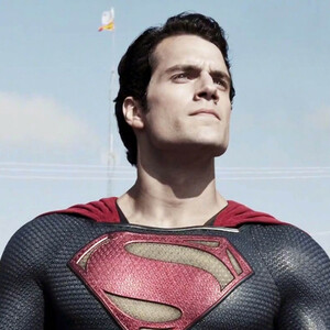 Henry Cavill Berhenti Perankan Superman?