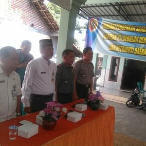 Danramil 0815/13 Kutorejo Hadiri Pelantikan Perangkat Desa Gedangan