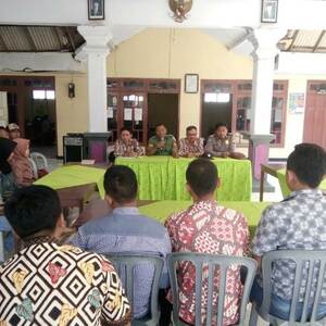 Dukung Program Pemerintah Babinsa Banjartanggul Bersama Stakeholder Bahas Kampung KB
