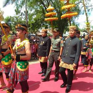 Dandim 0815 Bersama Forkopimda Hadiri Kirab Agung Bumi Nuswantara 