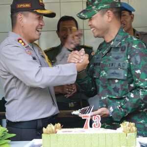 HUT Ke-73 TNI, Ini Kejutan Kapolres Mojokerto Di Makodim 0815