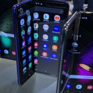 4 Alasan ini Membuat Anda Batal Melirik Foldable Smartphone