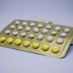 Beberapa Fakta Tentang Jenis Pil KB yang Efektif dan Aman Digunakan untuk Kesehatan Ibu Menyusui dan Bayinya