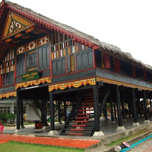 Rumah Adat Aceh, Filosofi Didalamnya, dan Ragam Jenisnya