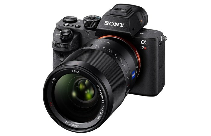 Kamera Mirrorless Sony A7R II yang Dilengkapi Sensor Full Frame