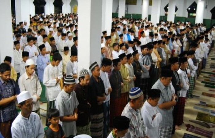 Mengapa Masjid Ramai Saat Ramadhan 