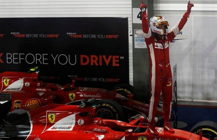 Hasil GP Singapura: Vettel Unjuk Gigi, Hamilton Gigit Jari
