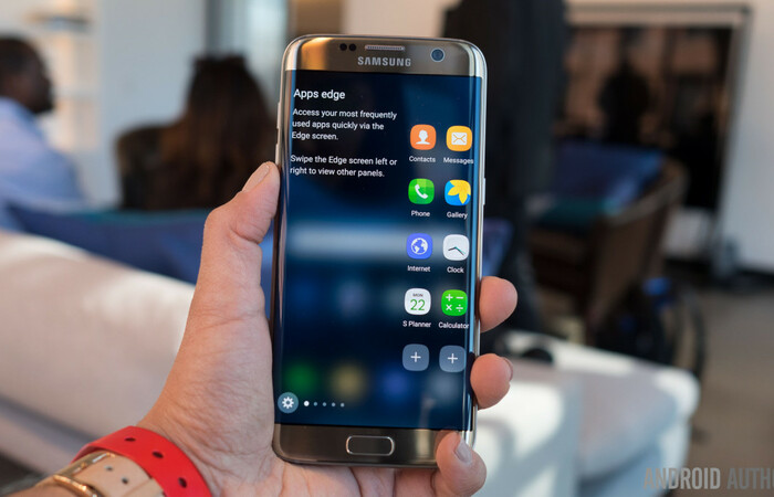 Samsung Galaxy S7 Edge dan S6 Edge, &quot;edge&quot; S7 lebih berguna dan lebar 
